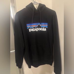 Black Patagonia men’s hoodie